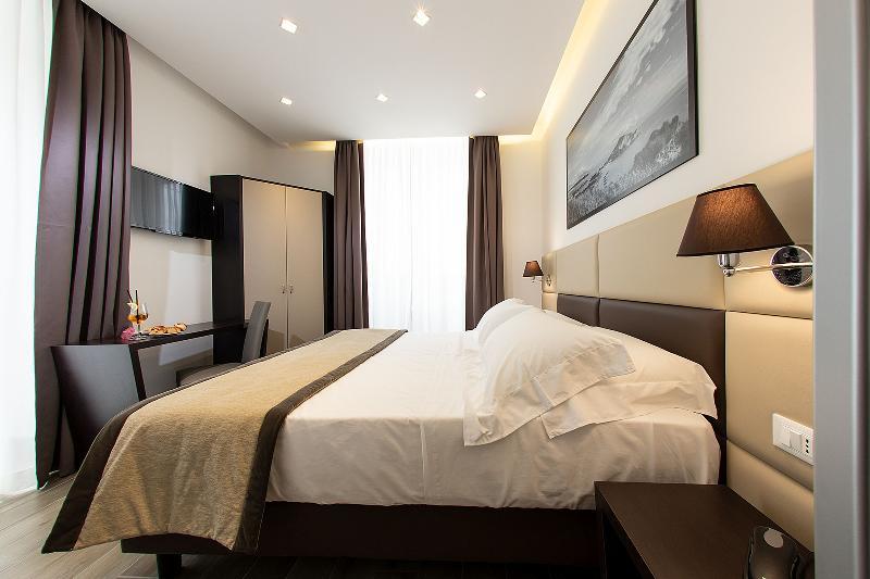 Palazzo Argenta, Sure Collection By W. Napoli